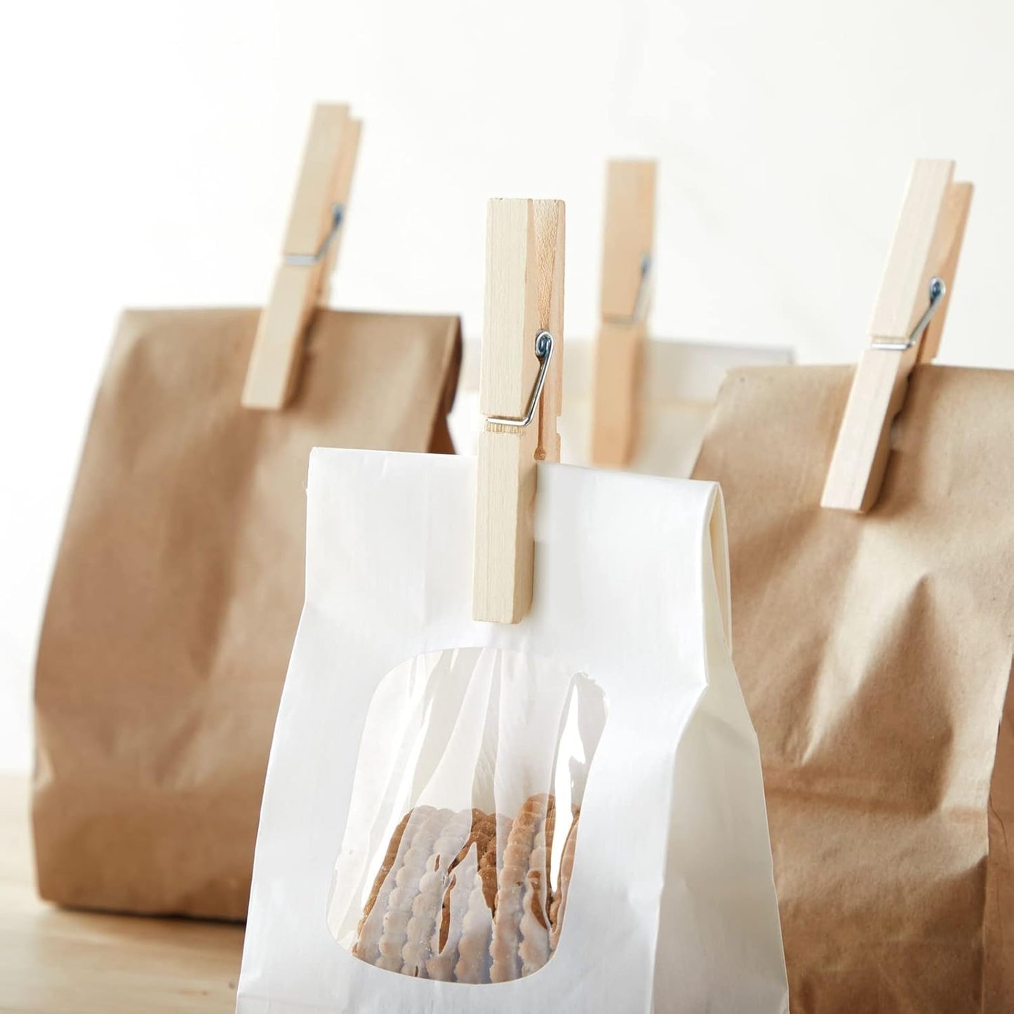 Juvale Wooden Clothespins & Hanging Clips - 100 Pack, 3.9x0.6x0.6in, Natural Wood, Modern - Heavy Duty Laundry Clips for Outdoor Clothesline - Clothespins for Crafts & Photo Displays