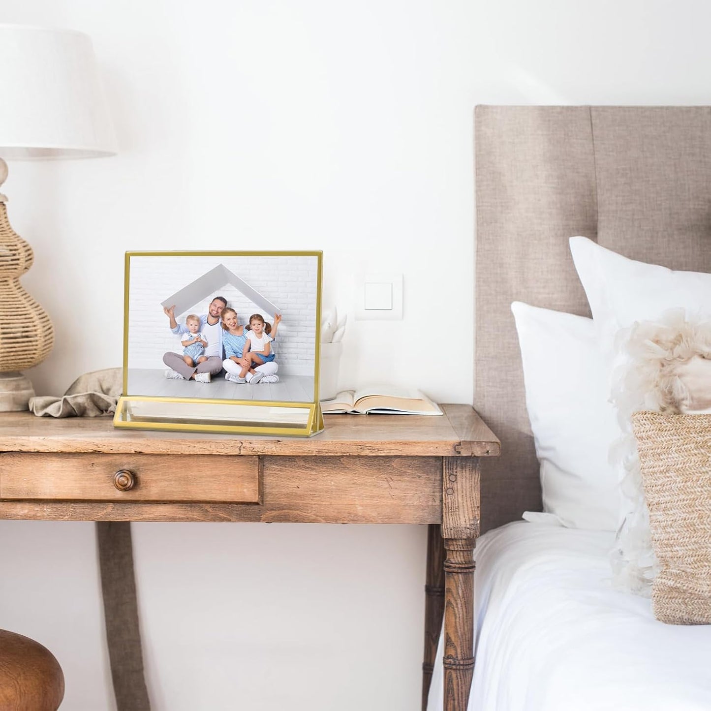 Smarpau 7x5 Gold Acrylic Sign Holder, 8 Pack Double Sided Holders Menu Holder for Wedding Party, Picture Frames Stands, Flyer Stand, Paper Display Stand Table Number Holders for Cafe, Restaurant