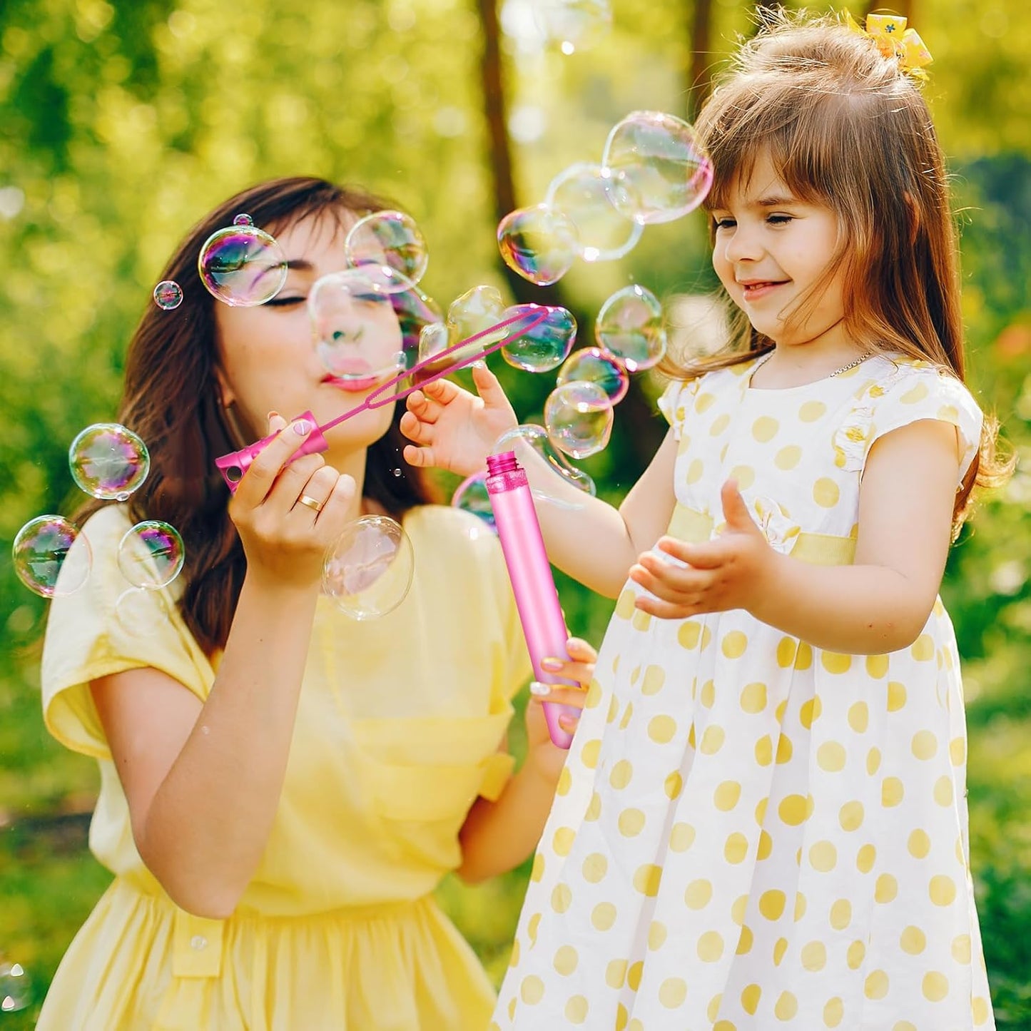 Bubble Wands, 84 Pcs Bubble Wands Bulk in 6 Colors,Bubble Party Favors for Kids, Summer Toys, Indoor Outdoor Activity, Themed Birthday, Wedding, for Girls & Boys