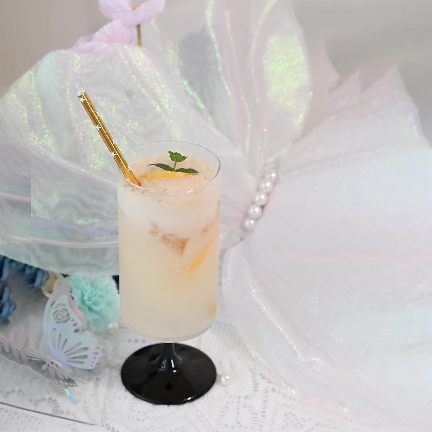 Gold Drinking Straws - Disposable White Star Print Foil Gold Biodegradable Paper Straws, 7.75 Inch, 100 Pack - Party Supplies