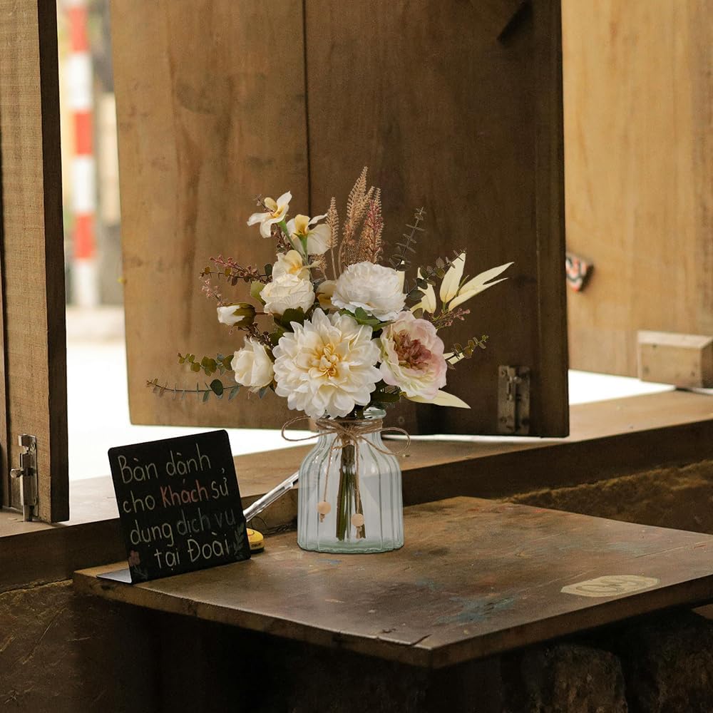 LESING Dahlia Flower Aritificial Flower with Vase Fake Silk Flowers in Glass Vase Faux Rose Flowers Arrangement for Home Office Table Centerpiece Decoration (White)