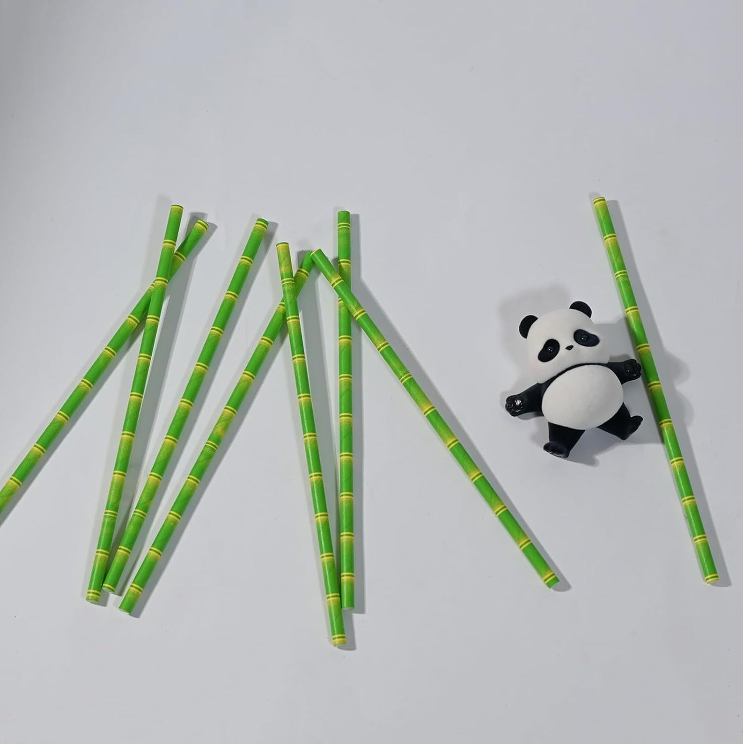 GLUJASBIO 7.75" Green Disposable Paper Straws - Biodegradable Drinking Straws for Party Suppliers, Cocktails, Juices, Drink, 100 Pack, Bamboo Pattern