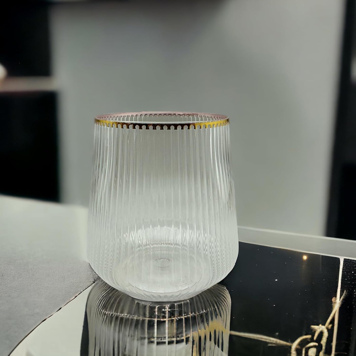 40 count origami ripple Unbreakable Stemless Plastic Wine Champagne Whiskey Glasses Elegant Durable Disposable Indoor Outdoor Ideal for Home, Office, Bars, Wedding, Ribbed 14 Ounce Cups (40, Gold Rim)