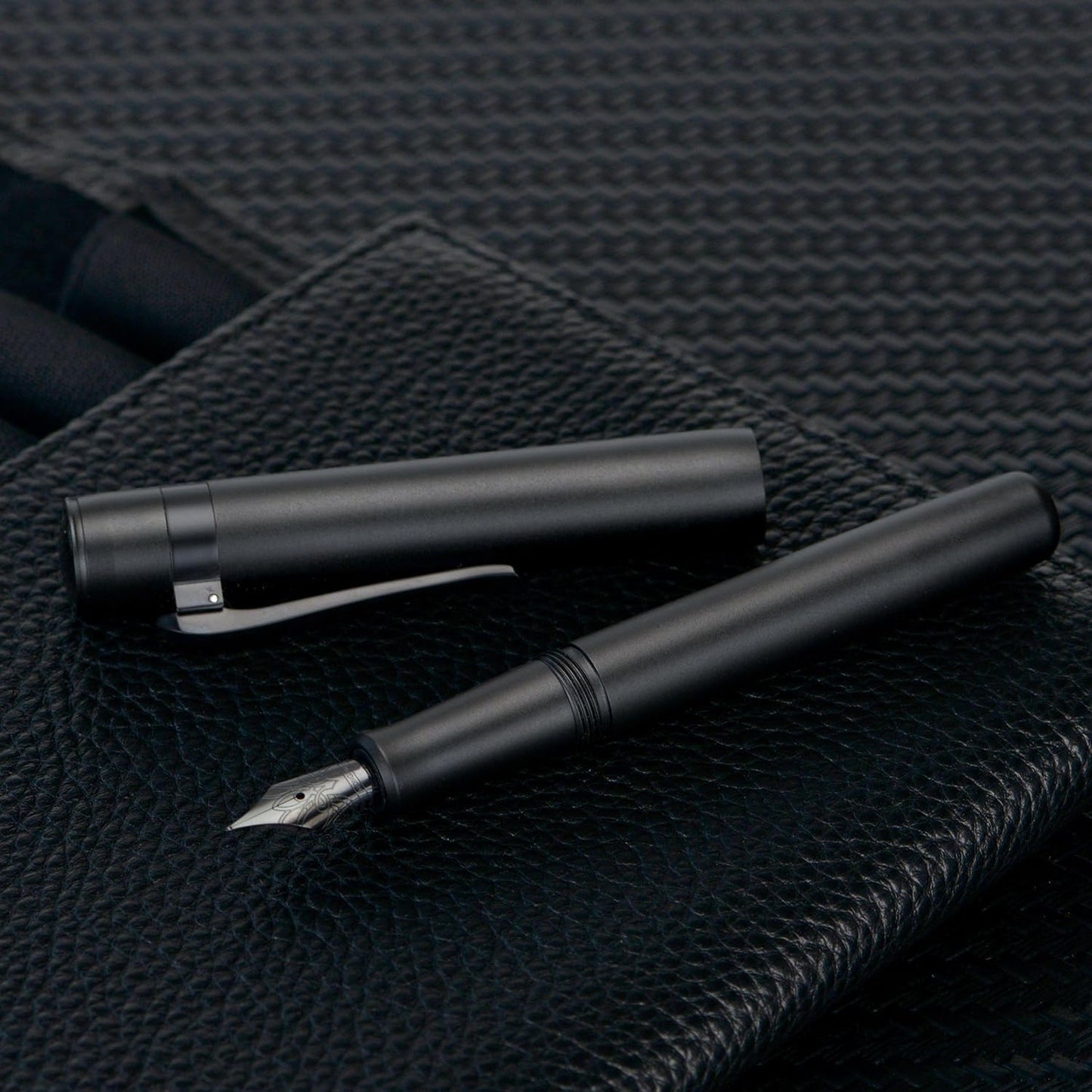 Hongdian M2 Black Forest Mini Fountain Pen, Long Blade Nib & Sleek Shape Aluminium Short Pocket Travel Pen (Matte Black)