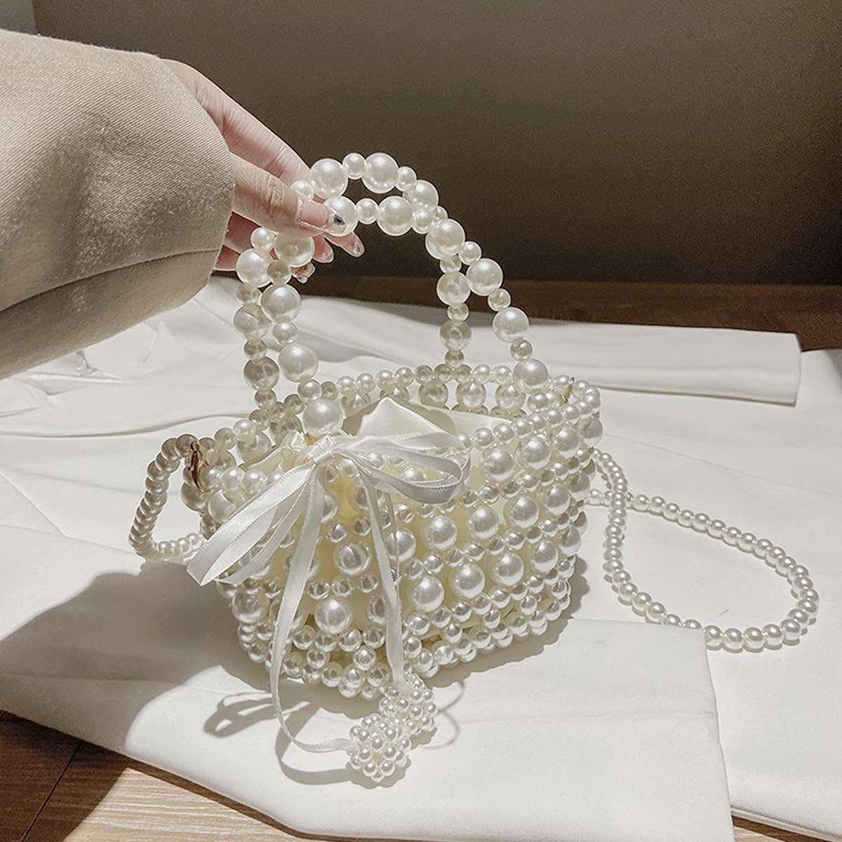 500pcs Pearl Beads Bulk,10mm White Faux Pearl Bead with Holes for Craft Plastic Bracelet Necklace Jewelry Making Decoration Bag Decor Keychain Pendant