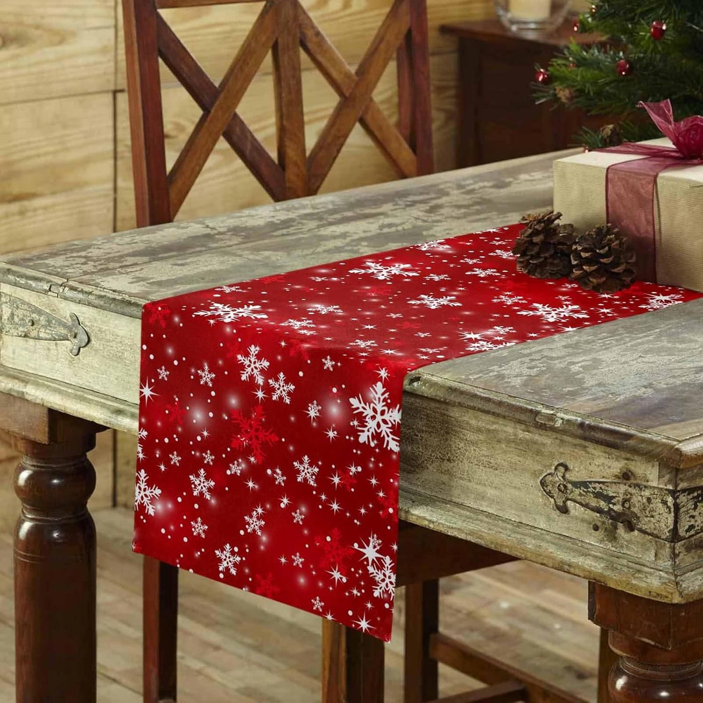 Christmas Snowflakes Cotton Linen Table Runner for Dining Kitchen, Red Xmas Winter Snow Wedding Outdoor Party Tablerunners Decoration, New Year Dresser Scarf Coffee Tablecloth Runners 13x48 Inches