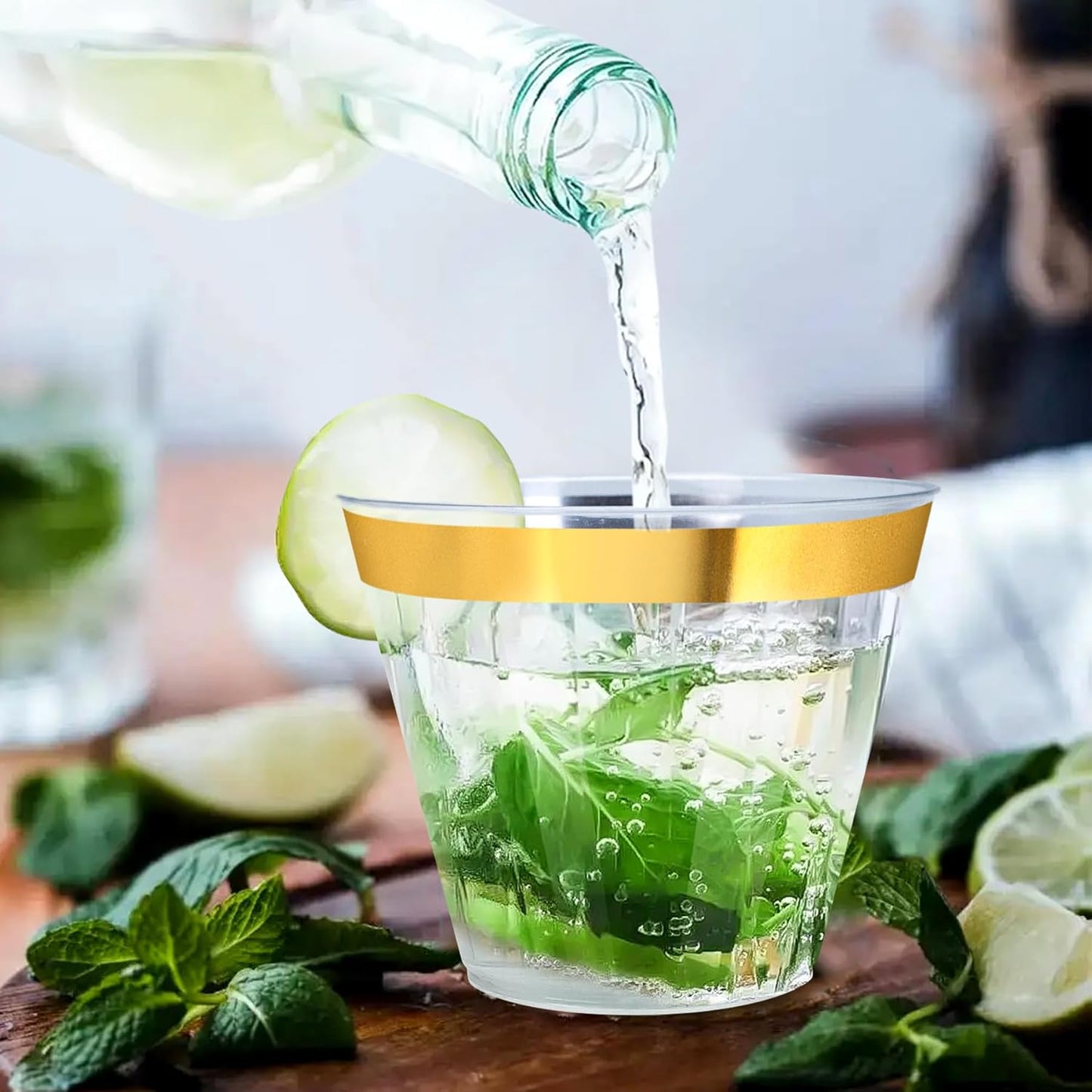 100Counts 9 OZ. Disposable Cups Old fashioned Party Tumblers, 9 Ounce Squat Cups Gold Rimmed Hard Plastic Party Wedding Cups with Gold Rim