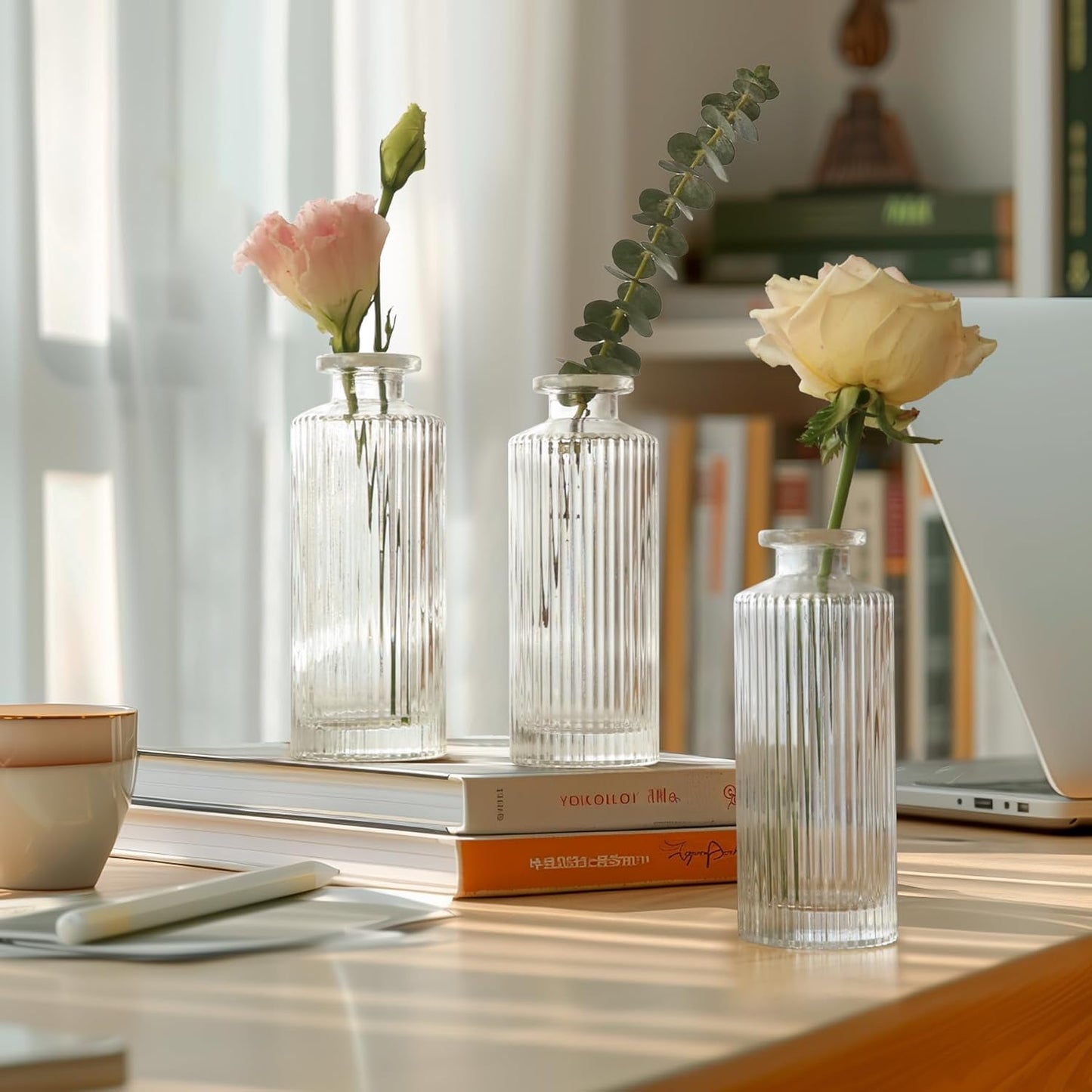 ComSaf Glass Bud Vases Set of 3, Small Flower Vases in Bulk, Mini Ribbed Vases for Centerpieces, Clear Vintage Vase for Table Decorations, Wedding, Party, Receptions, Home Decor (Different Sizes)