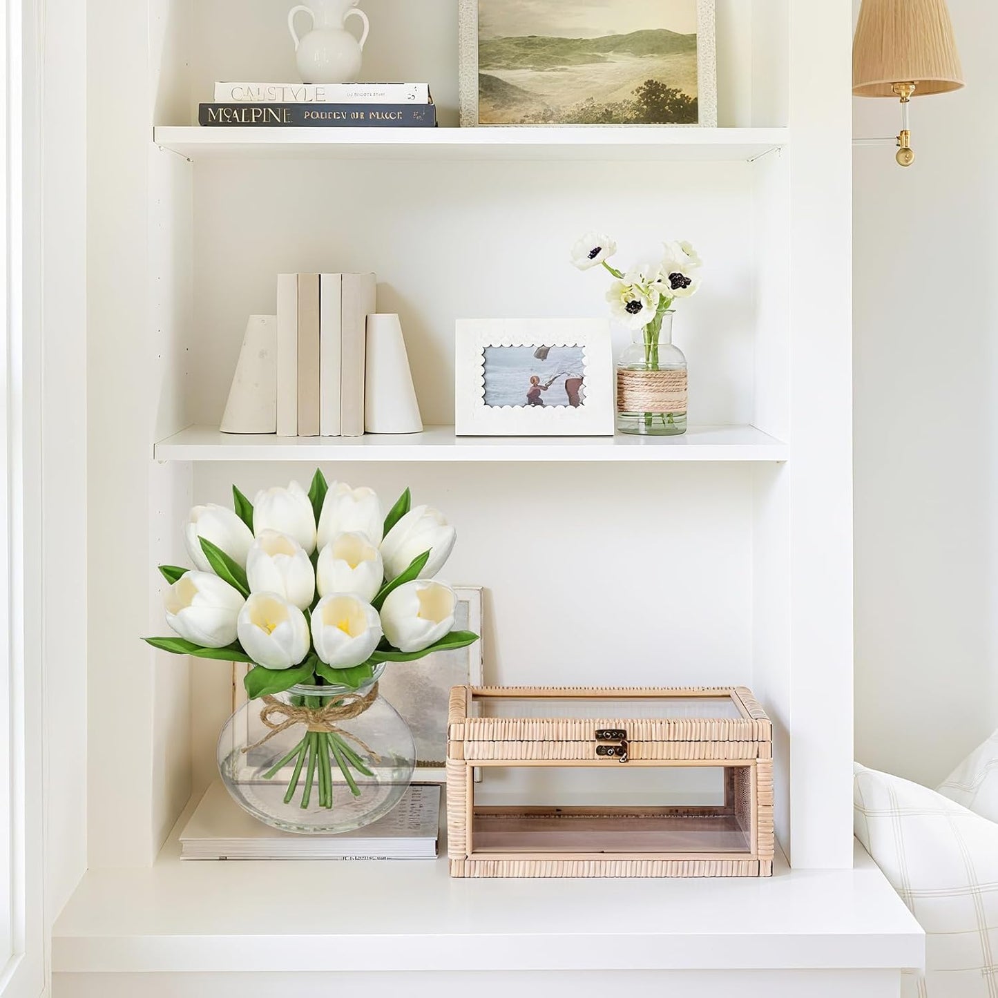 DILATATA Tulips Artificial Flowers in Vase White Fake Flowers Centerpiece with Glass Vase with Faux Water Faux Tulip Bouquet Floral Arrangement for Table Home Office Decor Wedding Thanksgiving