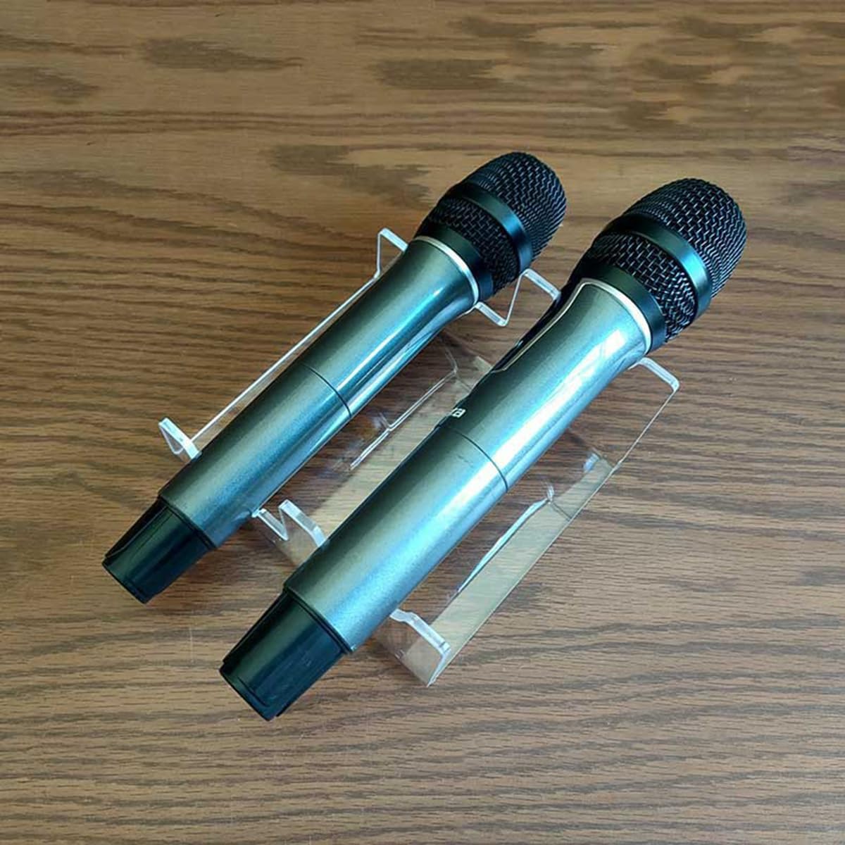 Microphone stand, transparent acrylic microphone base, microphone display stand Display Stand, Clear Desktop Holder for 2 Mics, Transparent Organizer Base