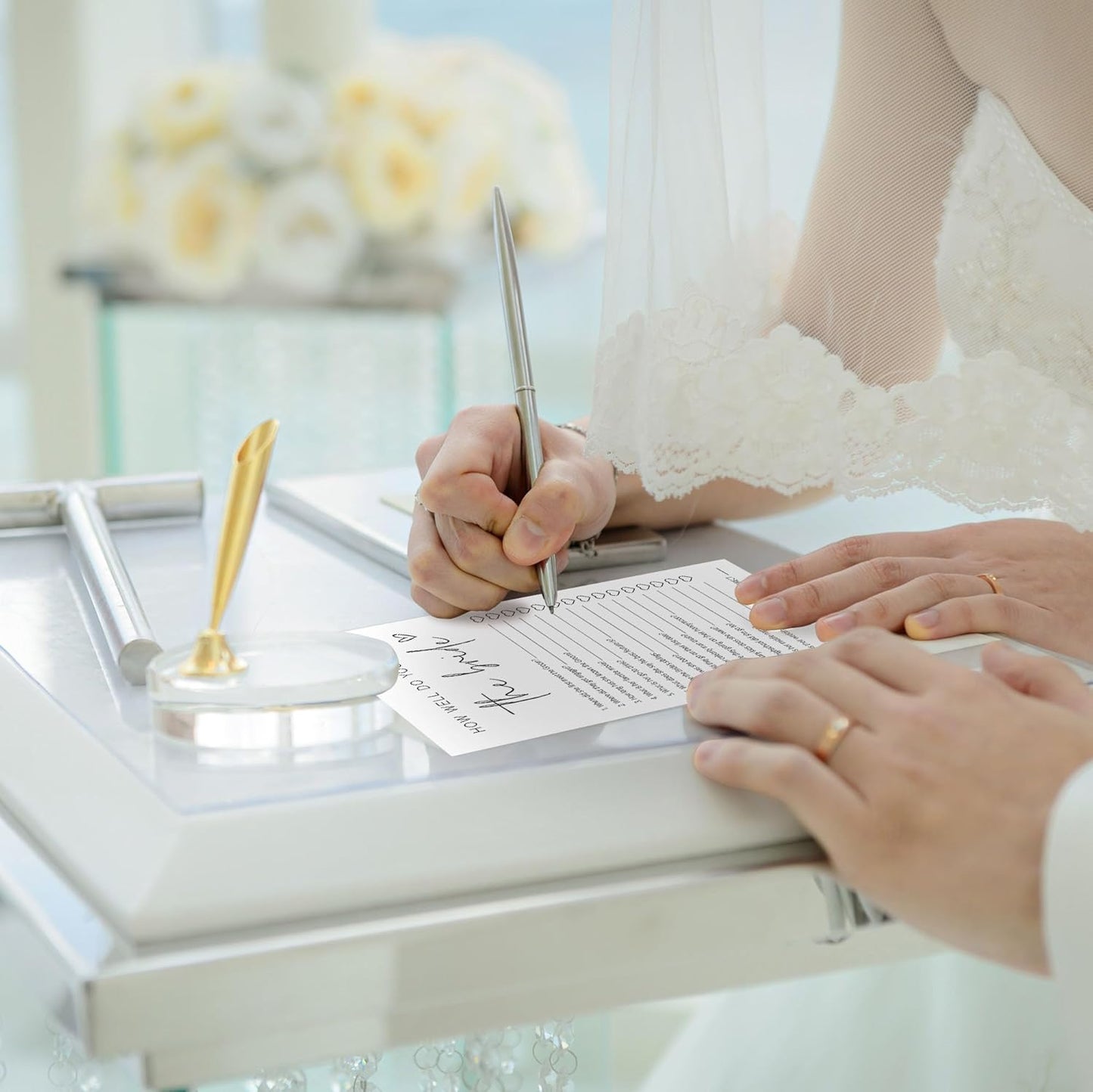 Bridal Shower Games, How Well Do You Know The Bride, 25Pcs Minimalist White Double-Sided Bridal Game Cards, Wedding Shower Games for Guests, Engagement Bachelorette Party Supplies - A11