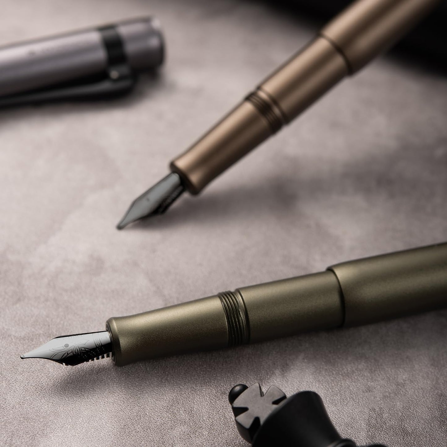 Hongdian M2 Black Forest Mini Fountain Pen, Medium Soft Nib & Sleek Shape Aluminium Short Pocket Travel Pen (Caramel Brown)