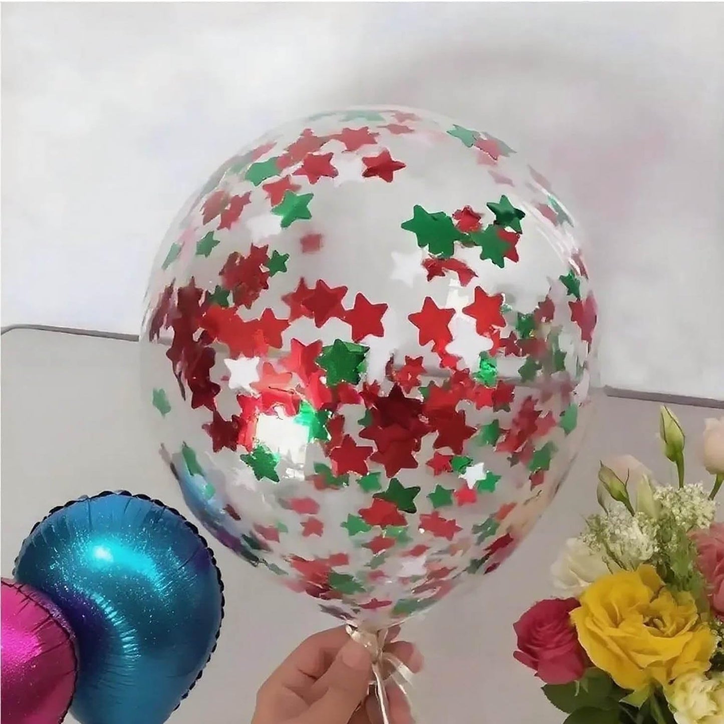 Red White Green Star Confetti 0.78inch/2cm 8000PCS Table Confetti for Christmas Party Birthday Decoration or Filled Balloons
