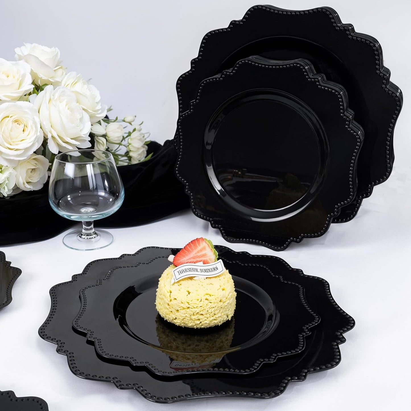 COLOSUS 100pcs Black Plastic Party Dinner Plates - 9.5 Inch- Heavy Duty Disposable Plastic Dinner Plates for Party Wedding and Everyday Use