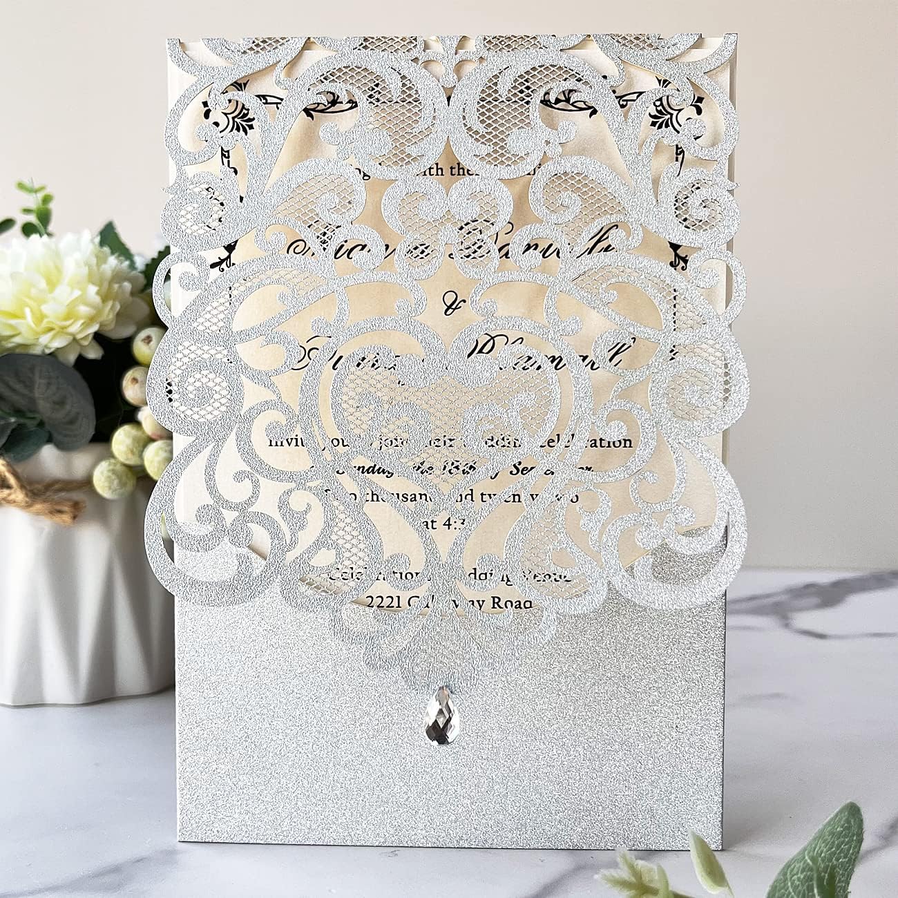 Hosmsua 5.12 x 7.3 Inch 50pcs Silver Laser Cut Lace Flora Wedding Invitation Cards with Rhinestone and Envelopes Customized Printed Invitations for Bridal Shower Quinceañera Wedding Invite