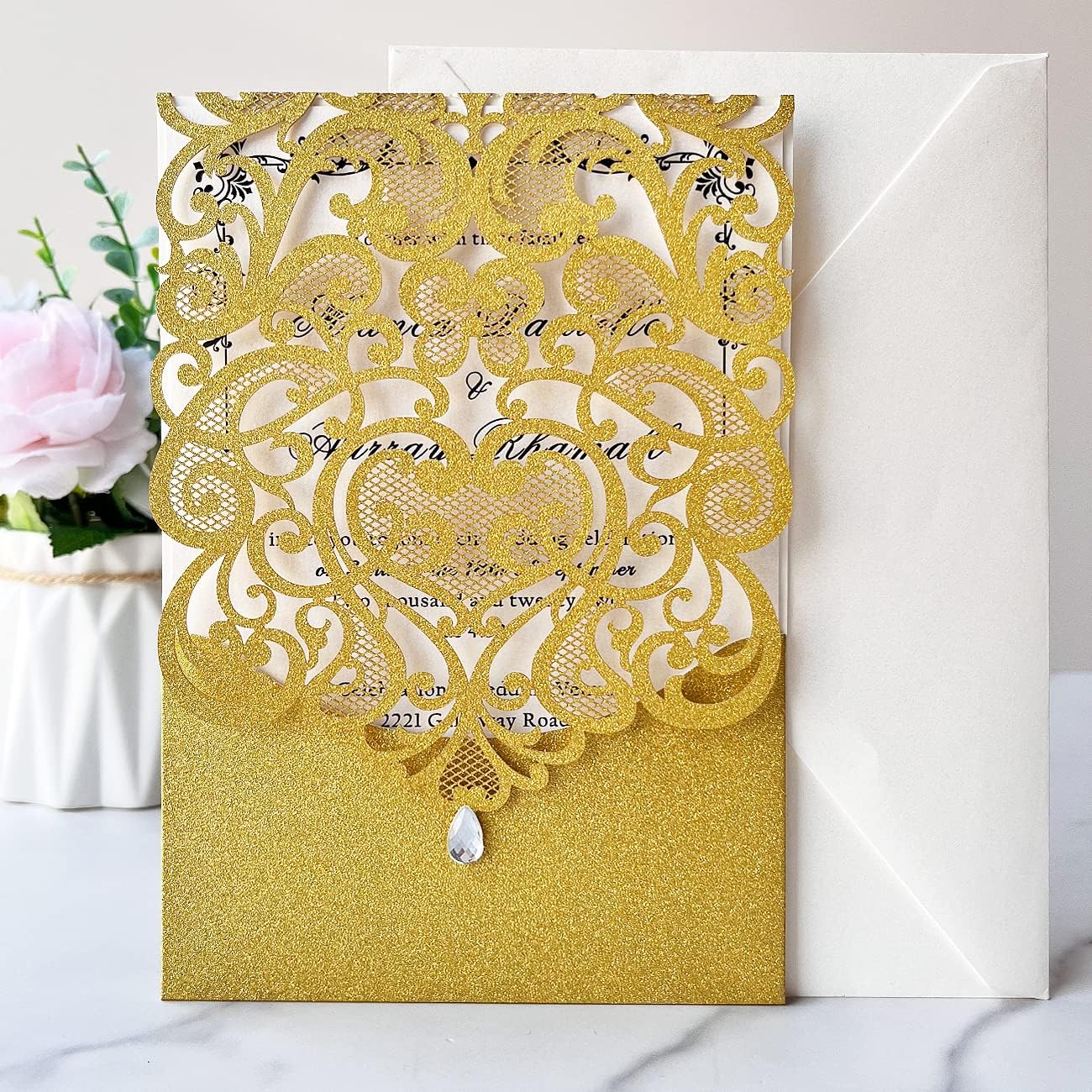 Hosmsua 5.12 x 7.3 50pcs Personalized Gold Laser Cut Flora Wedding Invitation Cards with Rhinestone and Envelopes Invitations for Quinceañera Wedding Invite (Customized Printed)