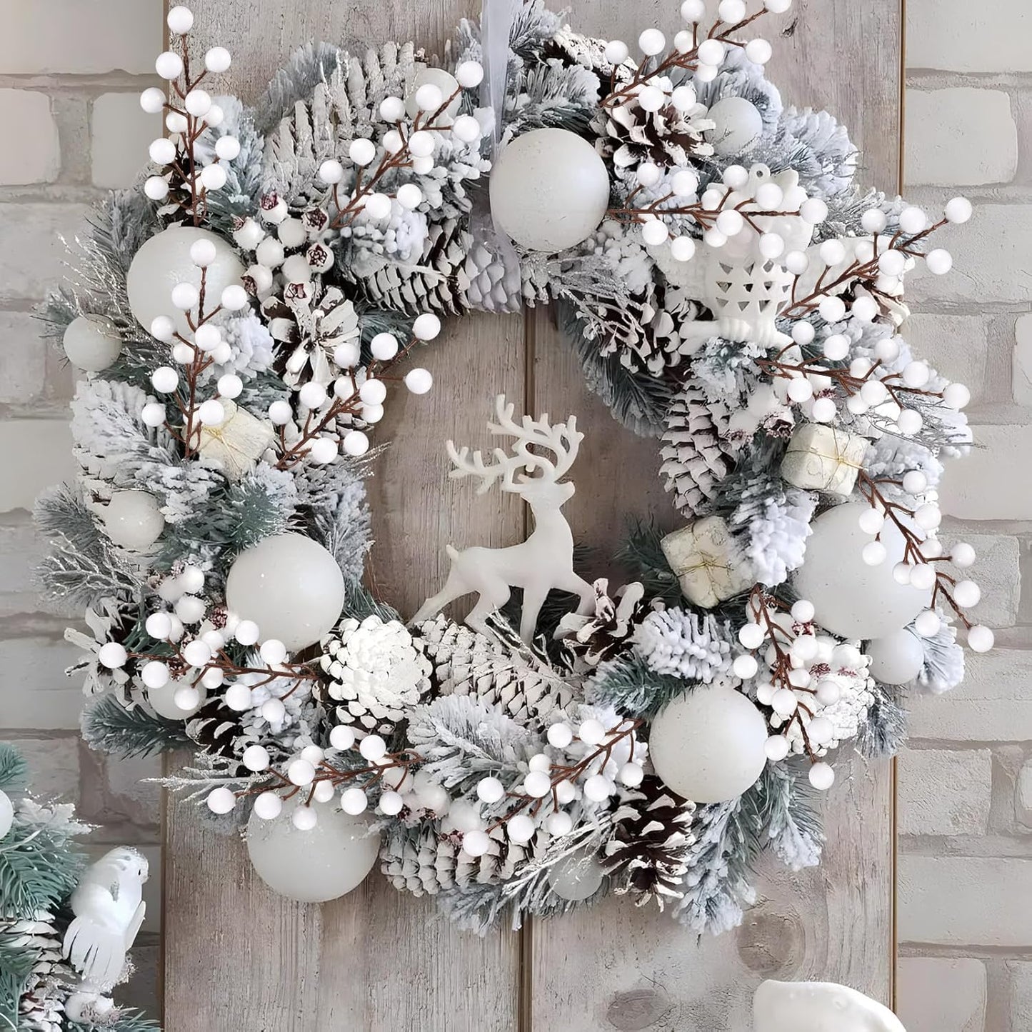 40 Pcs Artificial Berry Stems Branches, Christmas White Faux Holly Berries Picks Ornaments for Christmas Tree Wreath DIY Craft Decorations Holiday Home Decor (40, White)