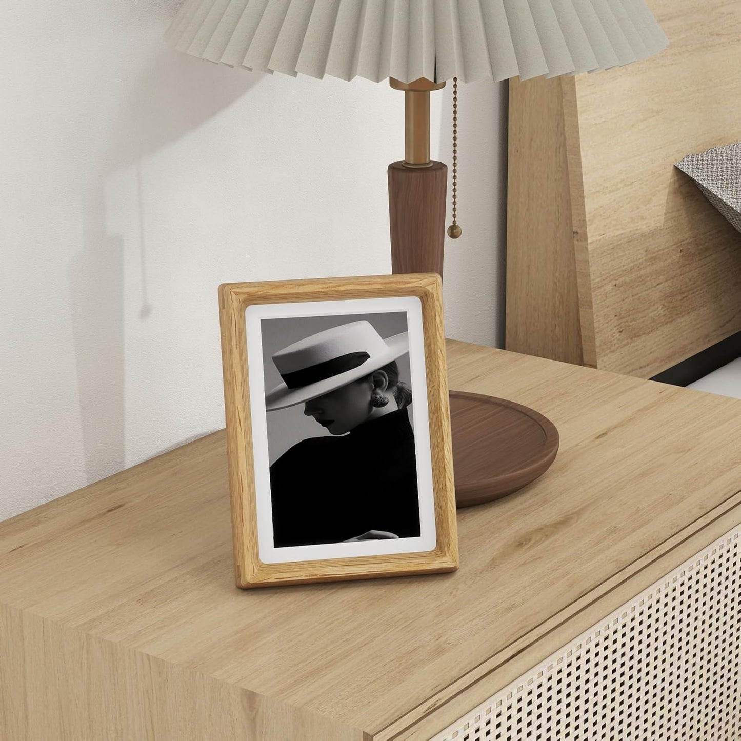 5x7 Wooden Picture Frames USA-Sourced Natural Oak Wood Solid Wood Photo Frame Handcrafted Rounded Corner with Mat to 4x6 Picture Display with Real Glass Family Picture, Wedding Picture