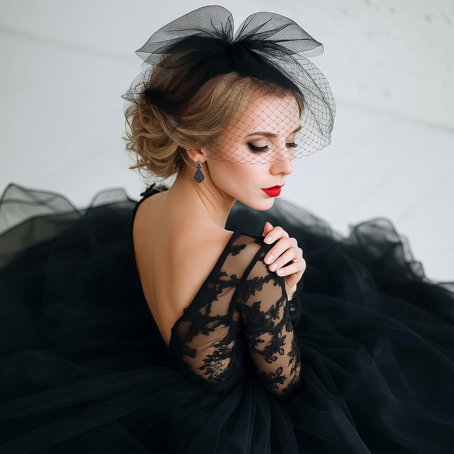 Ayliss Women Mesh Veils Black Bridal Birdcage Short Wedding Face Veil with Clip Tulle Gothic Bride Halloween Costume