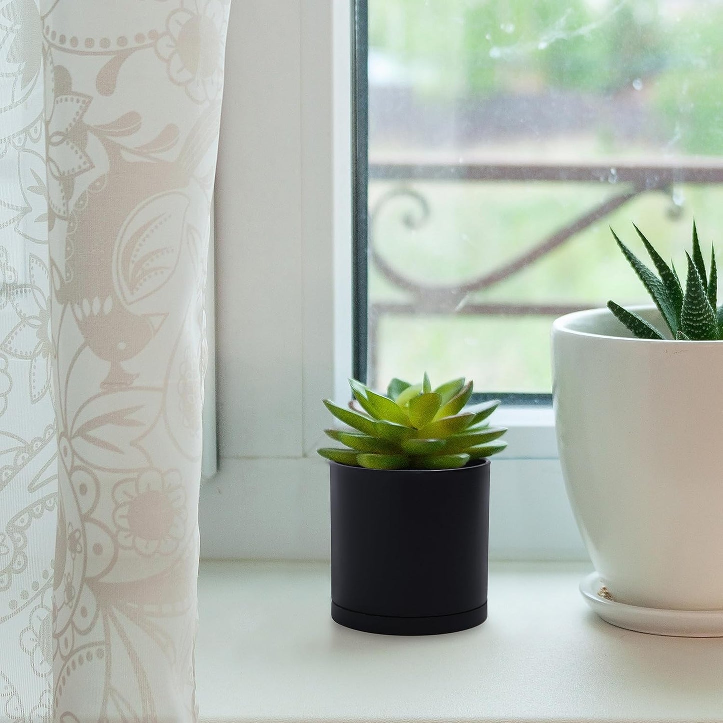 D'vine Dev 18 Pack 2.5 Inch Mini Plastic Plant Pots, Small Garden Planters for Plant with Drainage Holes and Saucers, Black Color, 74-Y-B-5